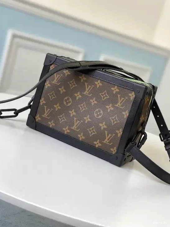 LOUIS VUITTON TRUNK SOFT 0527
